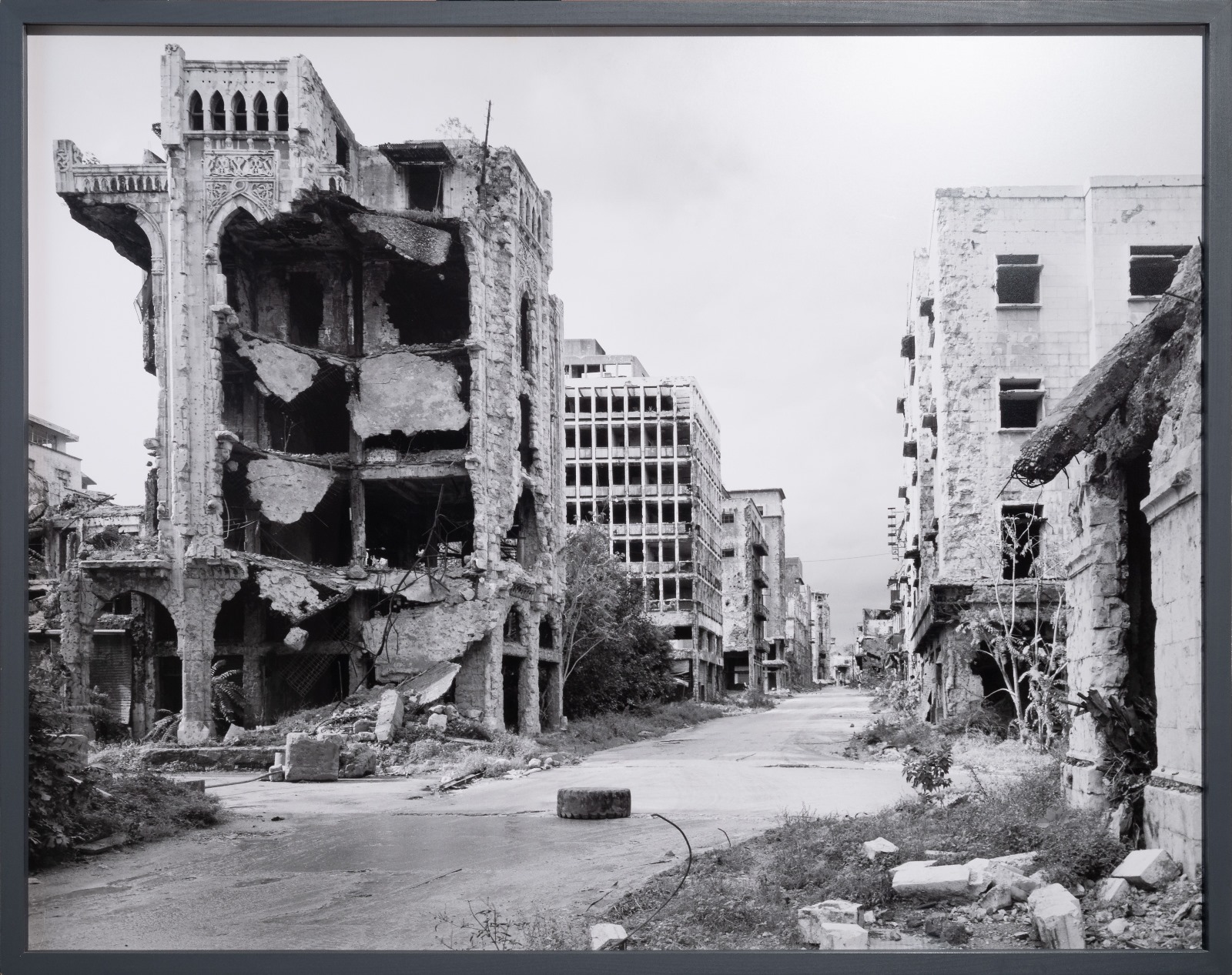 Gabriele Basilico, Beirut 1991, 2006, Stampa ai sali d’argento, 99x126cm, courtesy Galleria