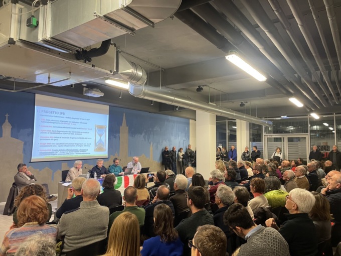 Tutti i problemi della Bergamo-Treviglio in una serata: traffico, costi e ambiente