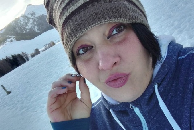 Trovata morta dalla figlia di 8 anni: Arco piange Laura Fenaroli, 41enne bergamasca