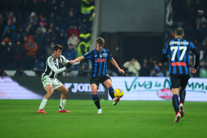 Retegui dopo Kalulu, un bellissimo Atalanta-Juventus finisce 1-1 e la Dea resta lassù