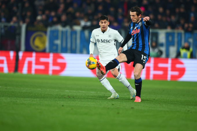 Cronaca di Atalanta-Napoli 2-3: dopo quindici partite, la Dea perde. La capolista se ne va