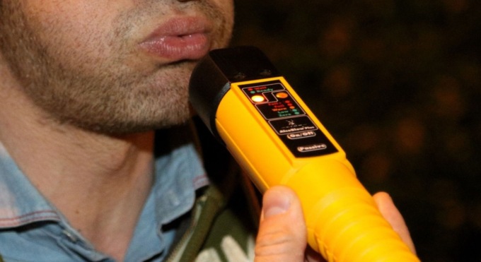 Scontro in Porta Nuova, denunciato un automobilista: ha finto di soffiare nell’alcoltest