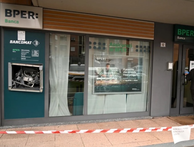 Quattro colpi (due riusciti, due tentati) ai bancomat in Bergamasca in sole 24 ore