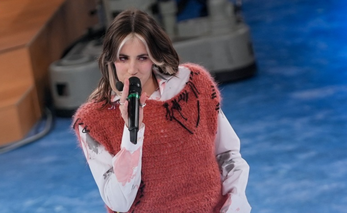 Angelica Gori presenta ad “Amici” il suo nuovo inedito e si piazza quarta in classifica