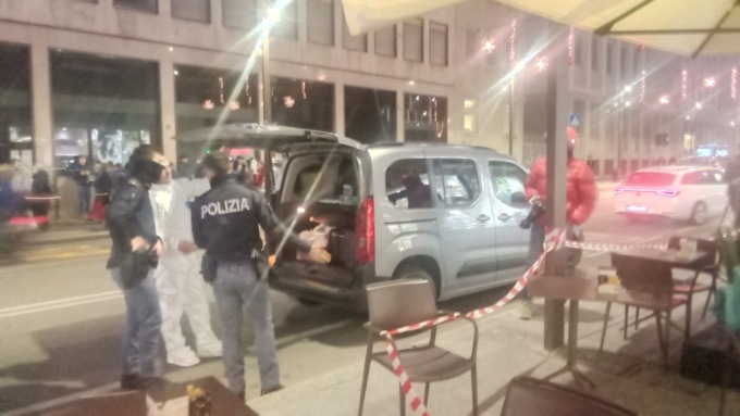 Omicidio in via Tiraboschi, portato a Bergamo il presunto assassino del vigilante