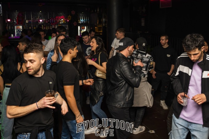 L’Evolution Cafè di Paladina chiude i battenti dopo 21 anni di attività