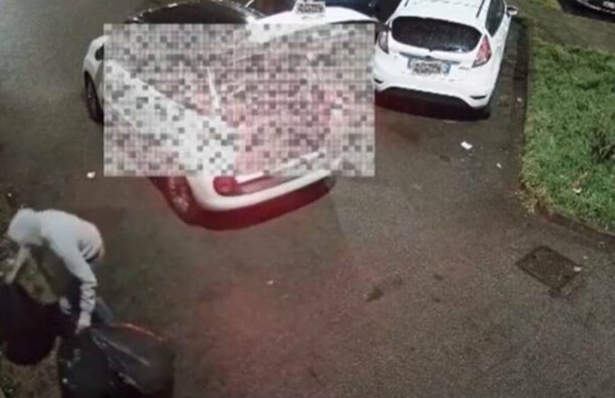 Ripreso mentre abbandona i rifiuti per strada a Romano: maxi multa a un 36enne