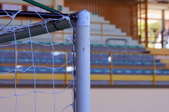 Furto al palazzetto dello sport di Calusco d’Adda: diversi danni per un magro bottino