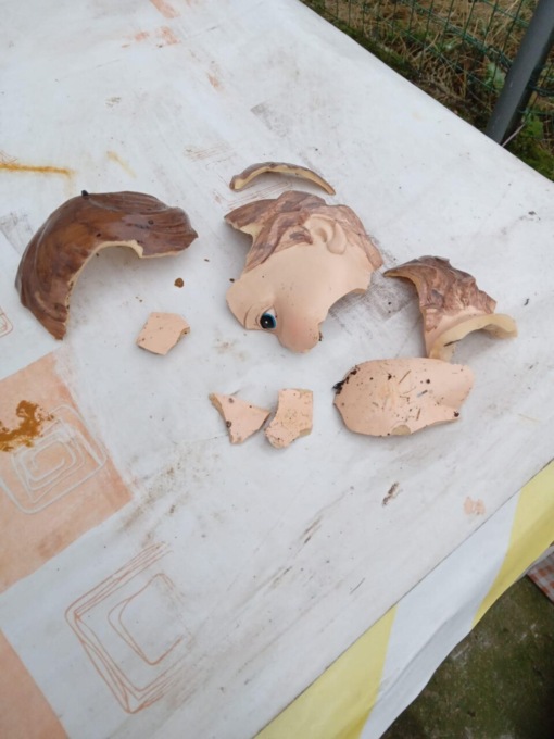 Vandalizzato un altro presepe in Bergamasca, a Calcio: scaraventata a terra statua di Gesù bambino