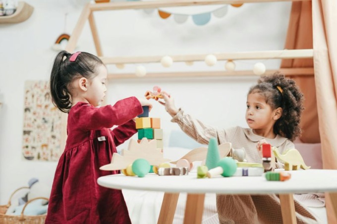 Come vestire una bambina alla moda senza rinunciare alla praticità