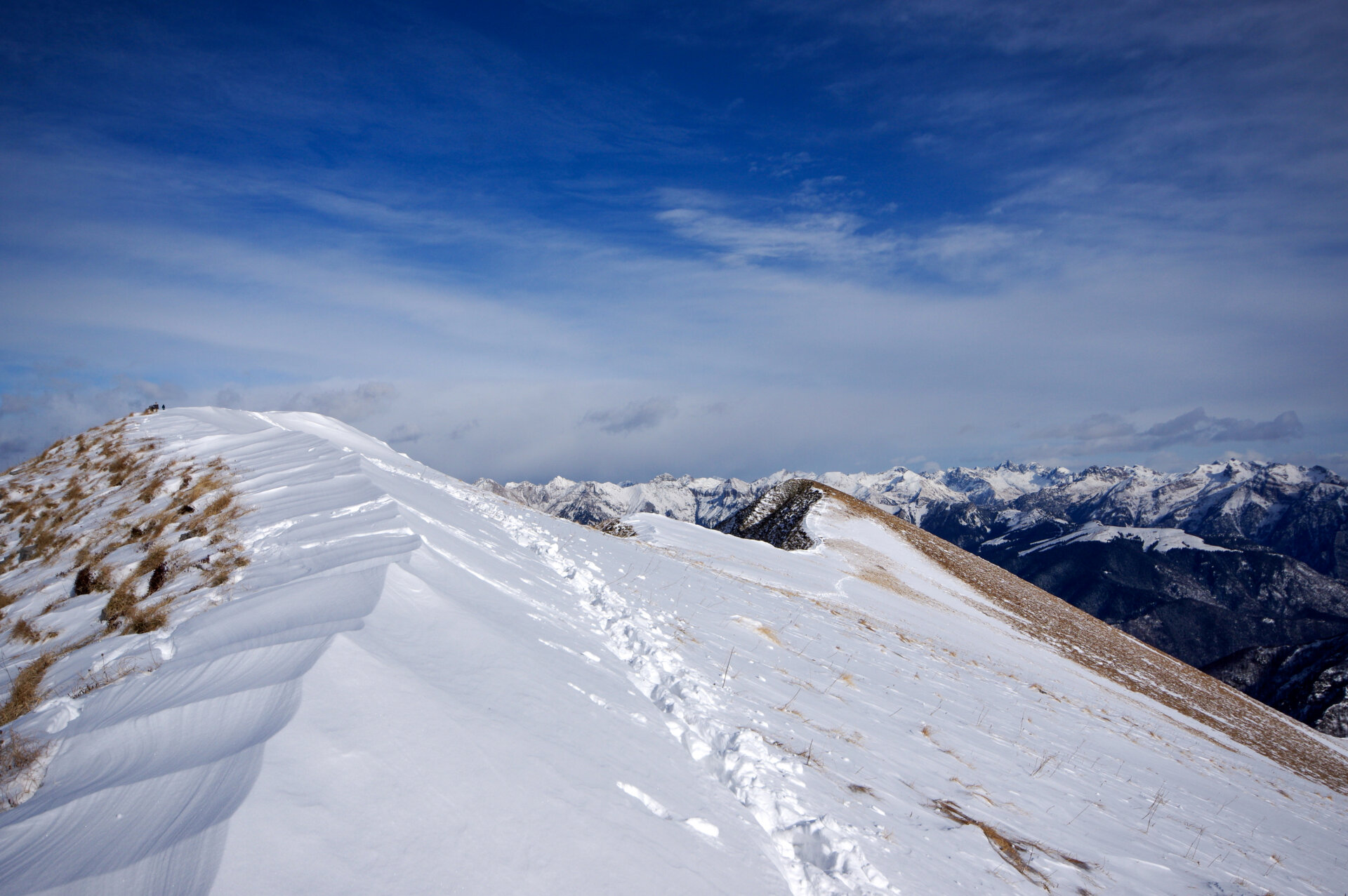 7 - Crinali innevati