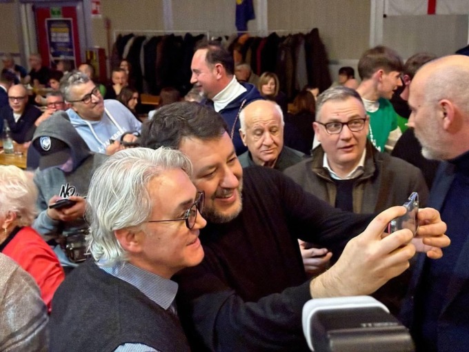 Lega, i militanti bergamaschi mettono Salvini sulla graticola. Ma dopo di lui c’è solo lui