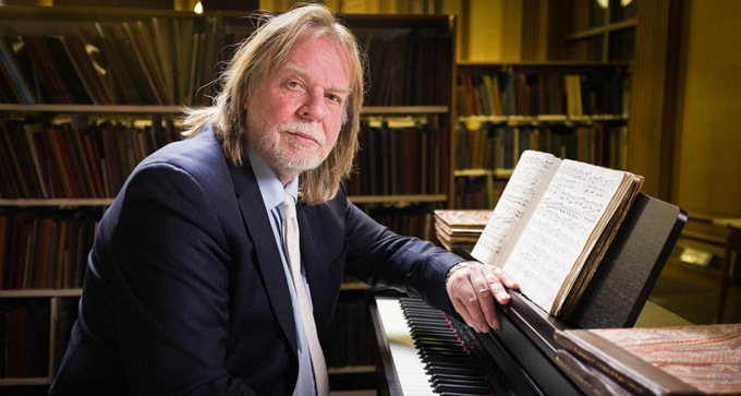 Una leggenda del rock a Seriate: Rick Wakeman fa tappa al cineteatro