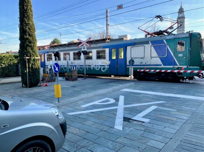 Raddoppio ferroviario, il sindaco di Curno: «Chiediamo via Roma aperta e una passerella»
