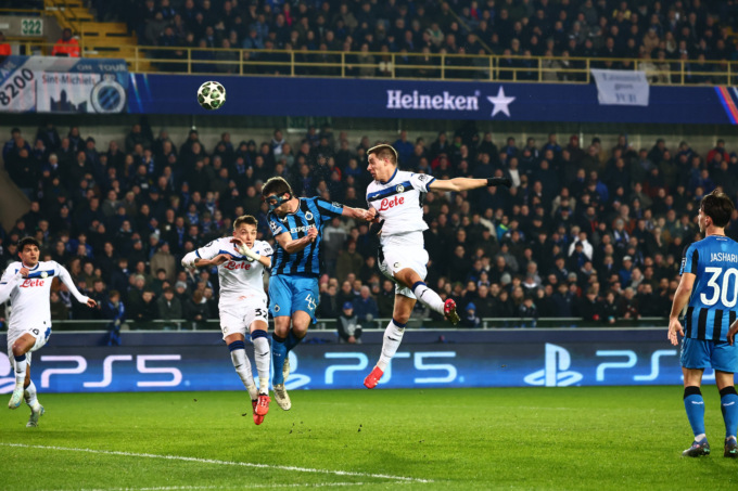 L’Atalanta non convince e viene beffata da un rigore regalato: a Bruges finisce 2-1