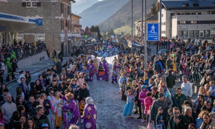 Colori e tradizione: il Carnevale di Clusone riporta la comunità al centro della festa