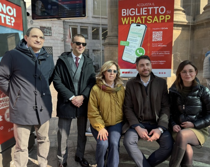 Atb lancia Chat&Go: i biglietti del bus ora si comprano su WhatsApp