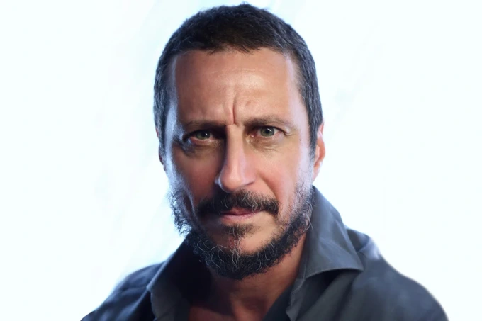 Luca Bizzarri dal podcast fino allo spettacolo “Non hanno un amico”