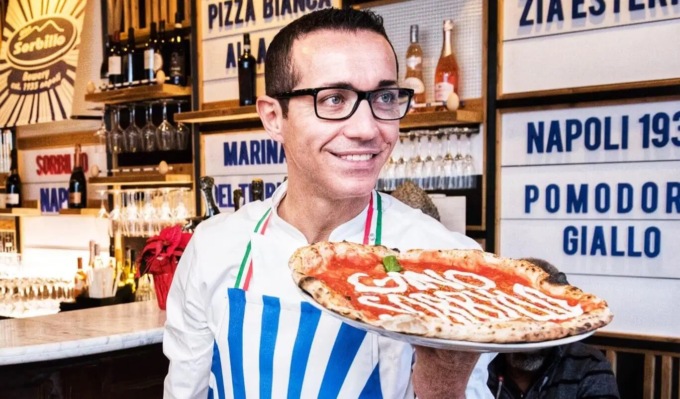 La pizzeria Sorbillo è finalmente pronta ad aprire i battenti in via Borfuro a Bergamo