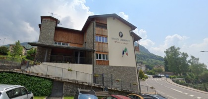 Spray al peperoncino sull’autobus diretto a scuola, intossicati 28 bambini a Serina
