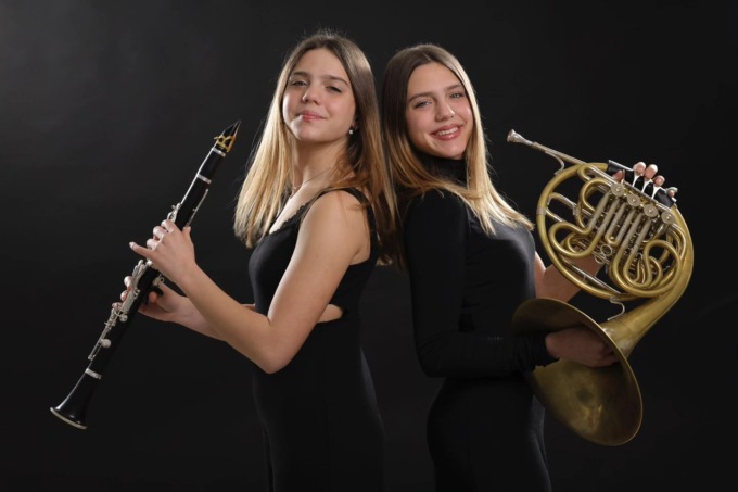 Politecnico delle Arti di Bergamo, le gemelle Ester e Teresa Fumagalli volano in Europa