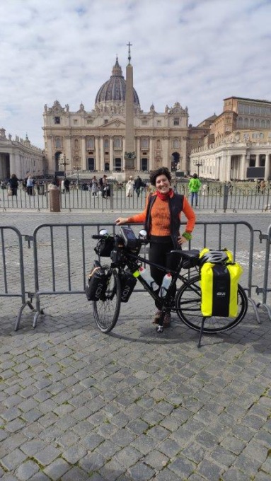 Dal Sudamerica alla Georgia, il viaggio della cicloturista bergamasca Ilenia Zaccaro