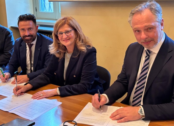 Rimozione delle auto abbandonate negli edifici Aler di Bergamo, firmato il protocollo