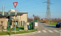 Occhi aperti a Osio Sopra: «Ci svegliamo al mattino con i segnali stradali al contrario»