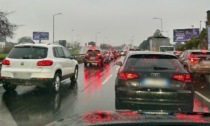 L'ennesima protesta di un automobilista: «Un'ora di traffico per fare Torre-Albano»