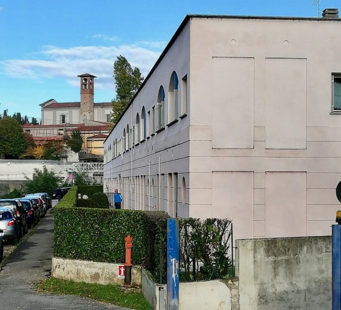 Il caso di Salvatore a Ponte San Pietro, il sindaco: «Dal 2023 occupa illegittimamente l’alloggio»