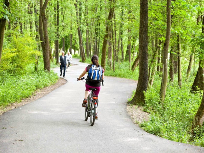 Lavori di Uniacque, i tratti di pista ciclabile del Parco dei Colli restano chiusi più a lungo