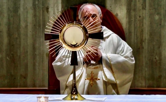 Dopo quindici anni intensi, don Giulio Albani lascerà (a ottobre) la parrocchia di Mozzo