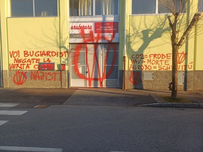 Raid no-vax contro i giornali, Carnevali: «Vile attacco alla libertà di stampa»