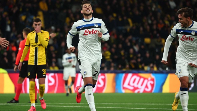 Con la Fiorentina, nel tridente, serve un’invenzione: Samardzic o Brescianini titolari?