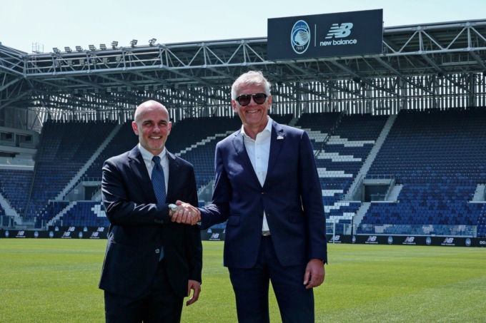 Nuovo sponsor tecnico, Atalanta stringe la mano a New Balance: «Puntiamo sulla qualità»