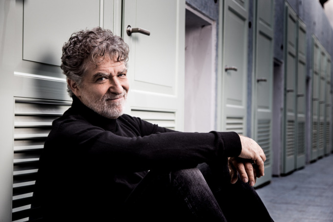 Gioele Dix al Cineteatro Gavazzeni di Seriate con lo spettacolo “Ma per fortuna che c’era il Gaber”