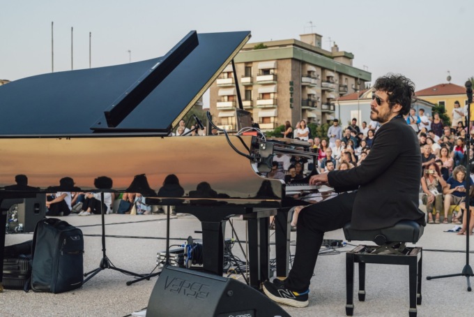 Jazz tra il verde dei giardini della Carrara: Claudio Vignali in concerto