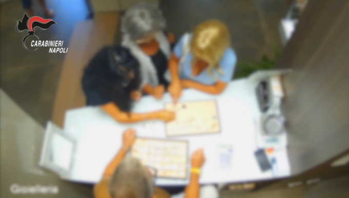 Arrestata a Verdellino una 54enne che aveva compiuto un furto a Ercolano da 65 mila euro