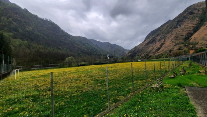Il “Campo de Fiori” di Ponte Nossa: quando il calcio non è priorità, ma inno di pace