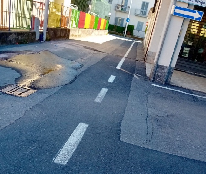 Le “pezze di asfalto” fanno arrabbiare quelli del Villaggio a Ponte San Pietro