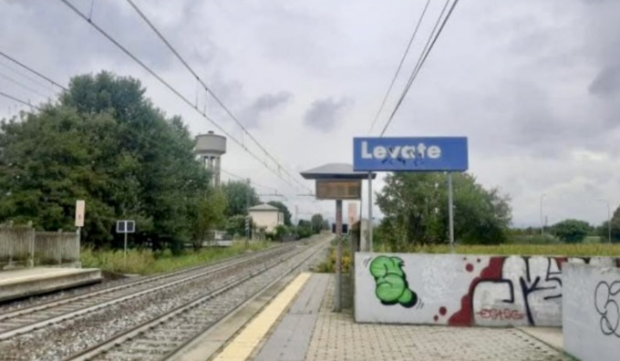 Si alza la protesta a Levate: «Un giro di due chilometri per entrare in stazione»