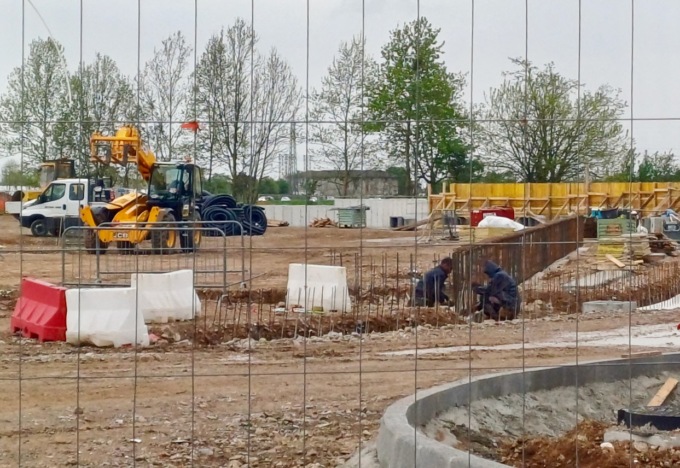 Lavori in corso per ampliare il polo commerciale: c’è un “caso cemento” a Stezzano?