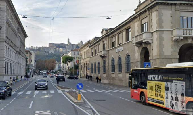 Investita mentre attraversa in via Roma: grave una 39enne