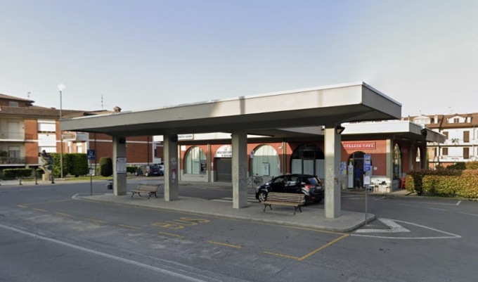 Tre ragazzini aggrediscono un coetaneo a Caravaggio e lo buttano giù dal pullman