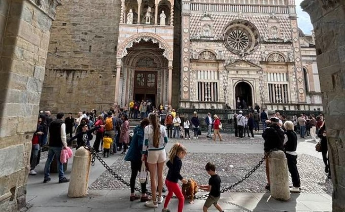 Pasqua e Pasquetta col pienone (e viabilità in tilt) in città. Buona affluenza per laghi e Valli