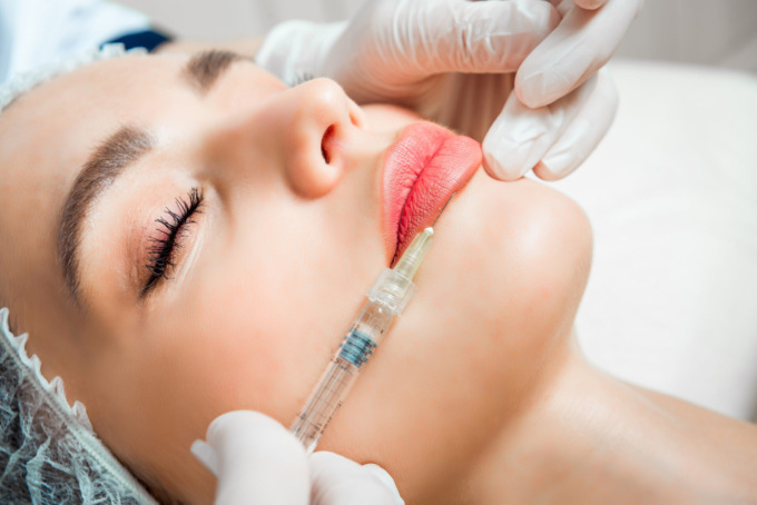 Due centri estetici abusivi tra Costa Volpino e Pisogne: altissimo il rischio per i clienti