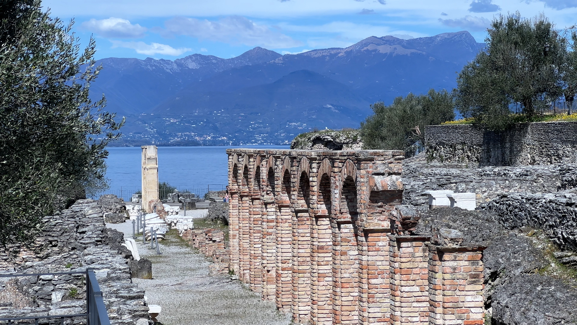 foto grotte catullo
