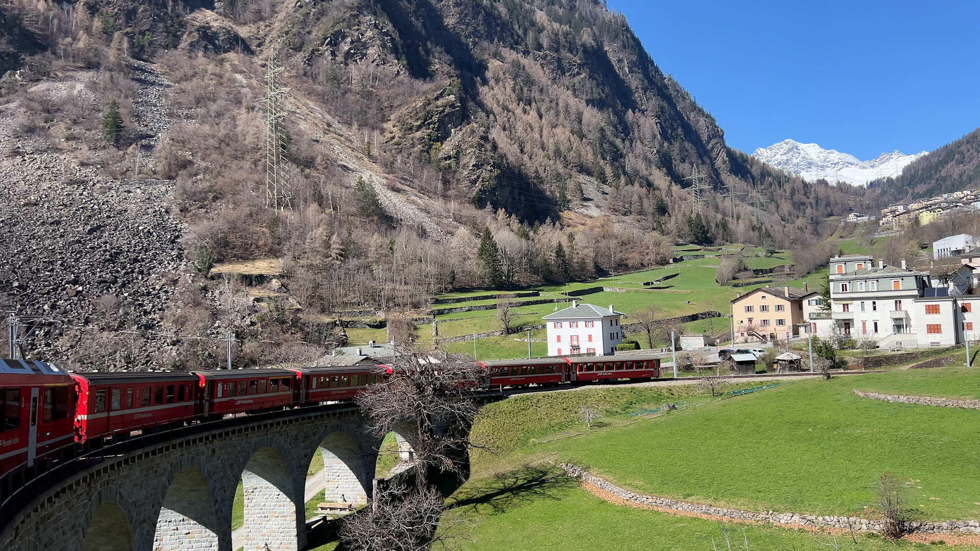 foto treno rosso