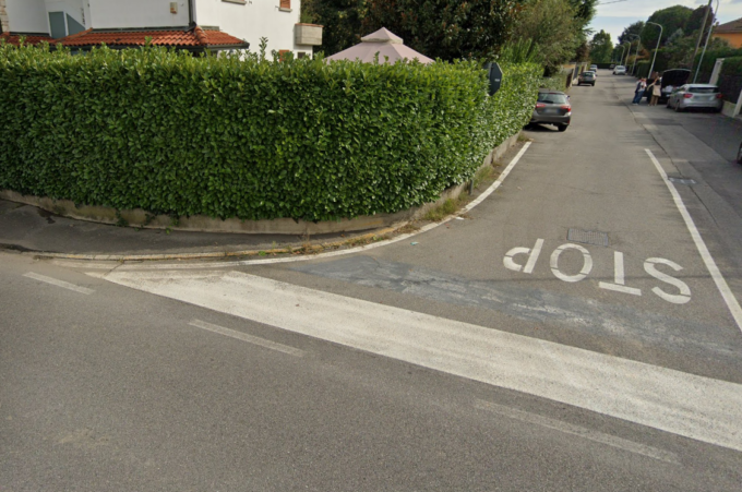 Violento scontro tra un’auto e una moto a Treviolo: grave una ragazza di 18 anni
