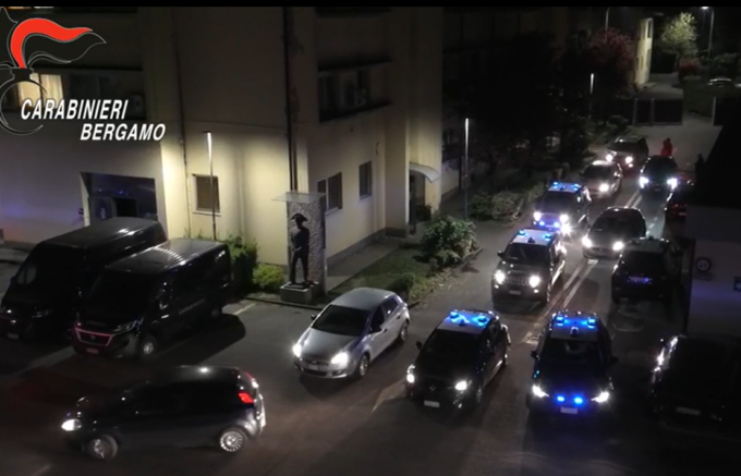 Maxi-operazione antidroga dei carabinieri di Bergamo: arrestate 11 persone e sequestrati 90 chili di stupefacenti